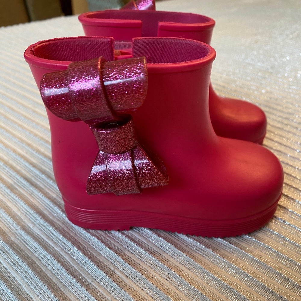 Sparkle bow rain boot